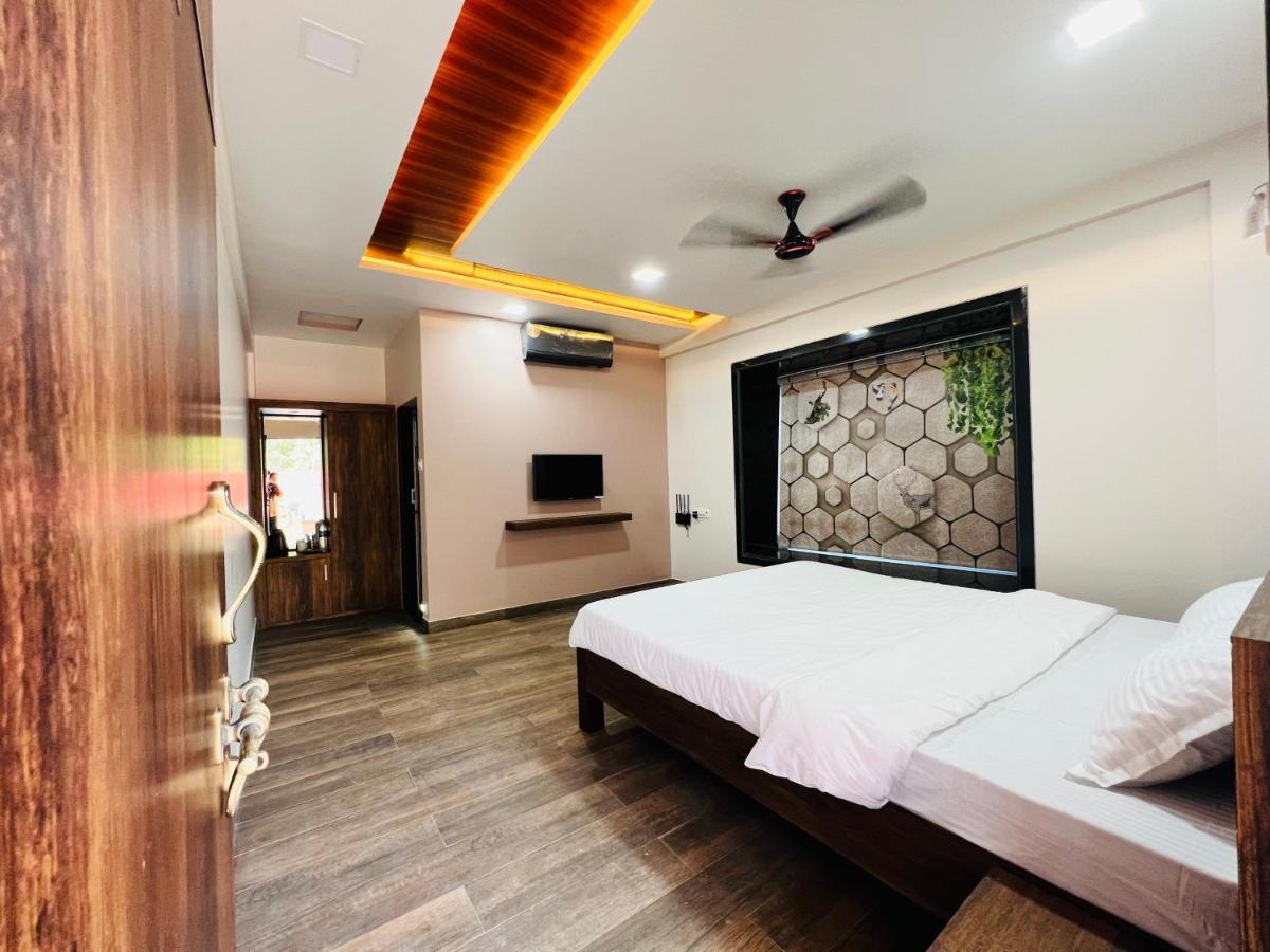 Jimmy Beach Resort Alībāg Zewnętrze zdjęcie